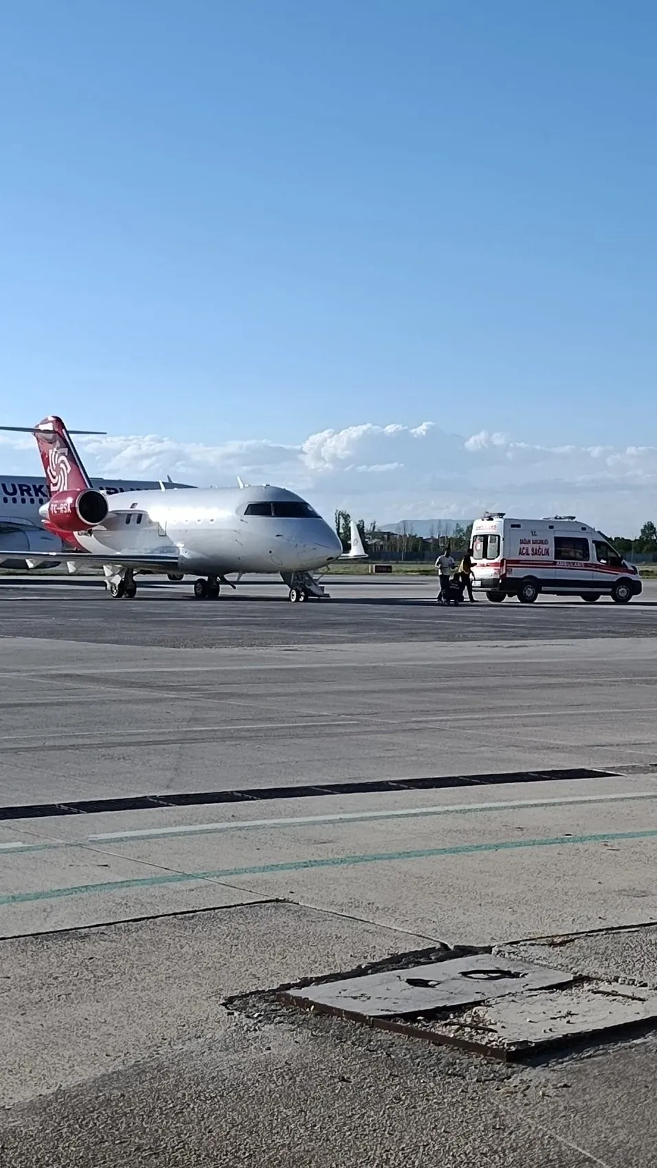 Van ve Muş'tan iki bebek için acil hava köprüsü kuruldu