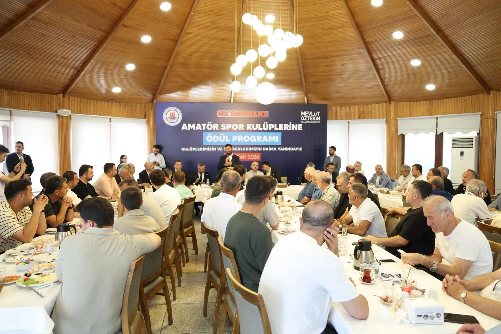 Kağıthane amatör kulüplere milyonluk nakdi destek sağladı