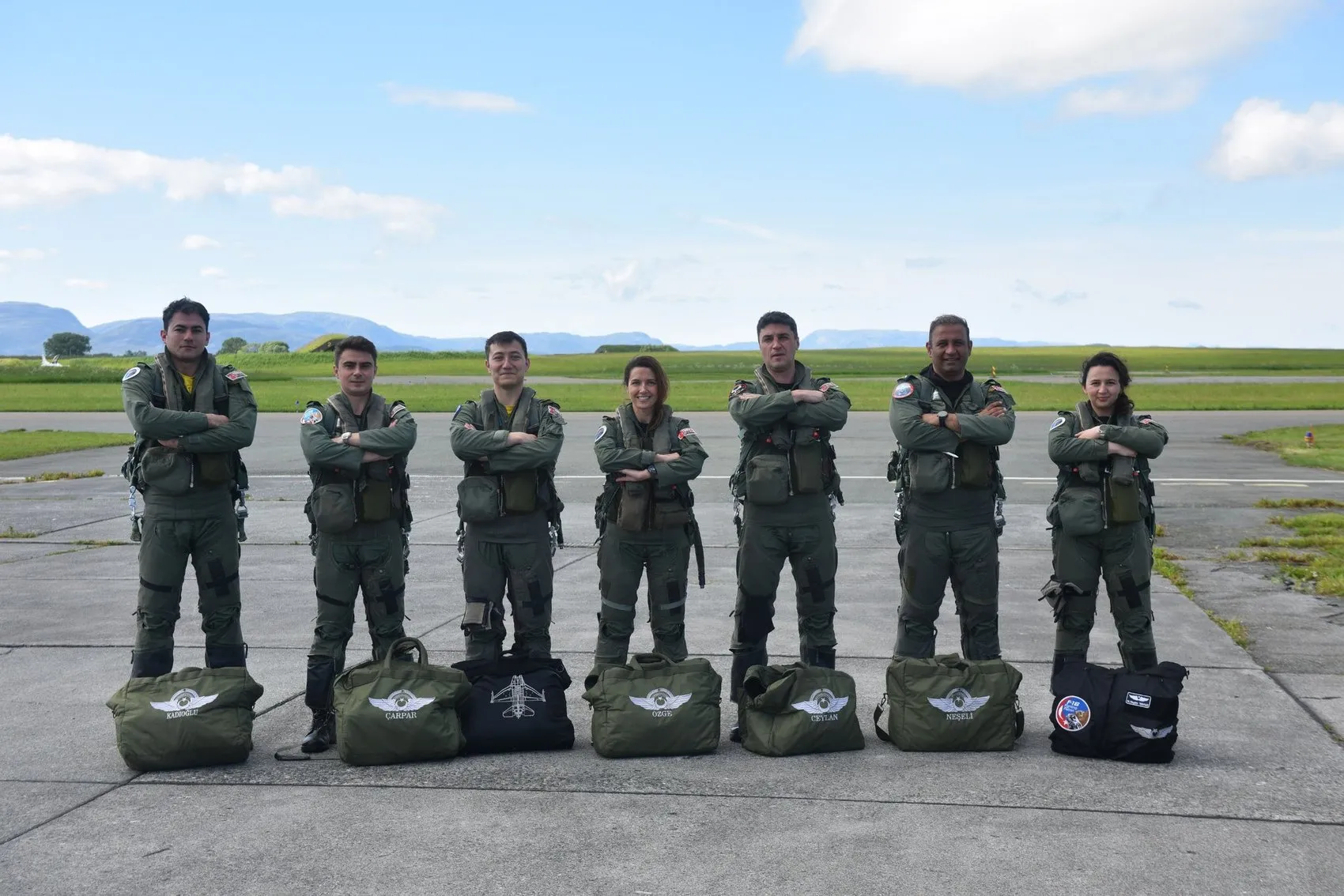 Türk savaş uçakları Avrupa semalarında gövde gösterisi yaptı