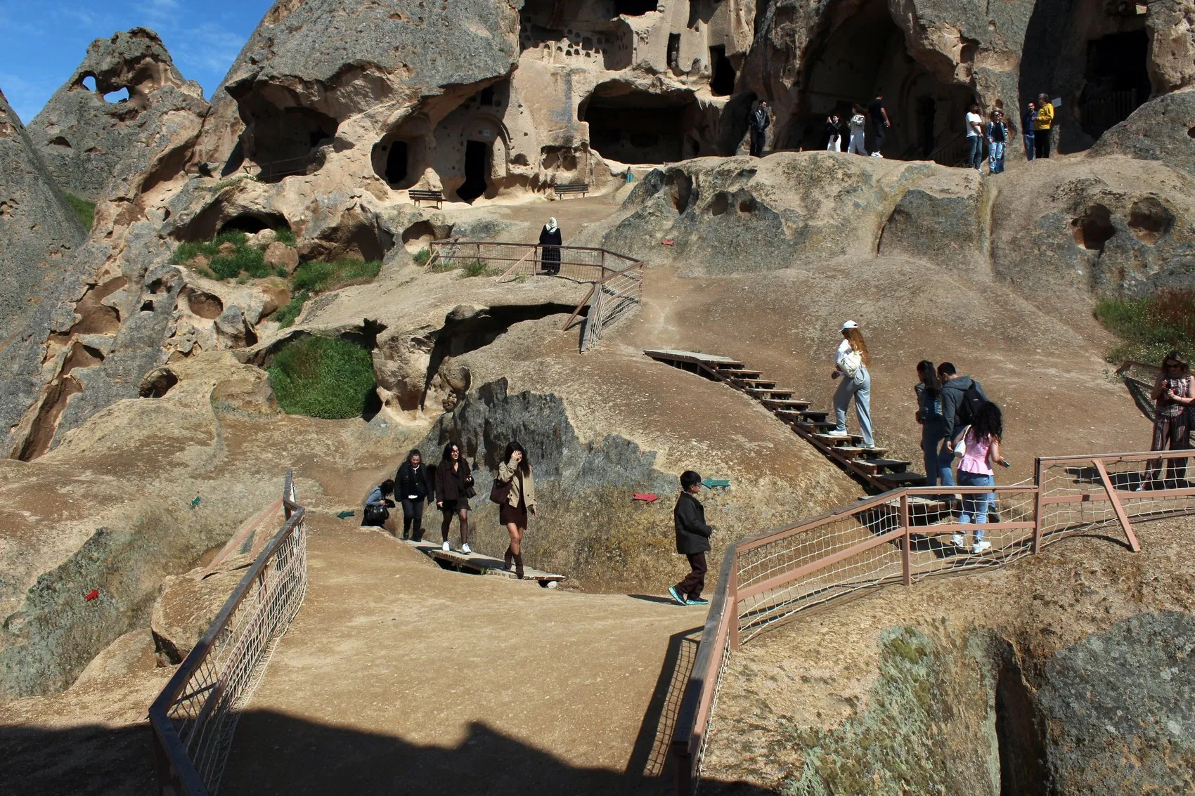 Kapadokya’nın dev katedralinde yaz hareketliliği başladı