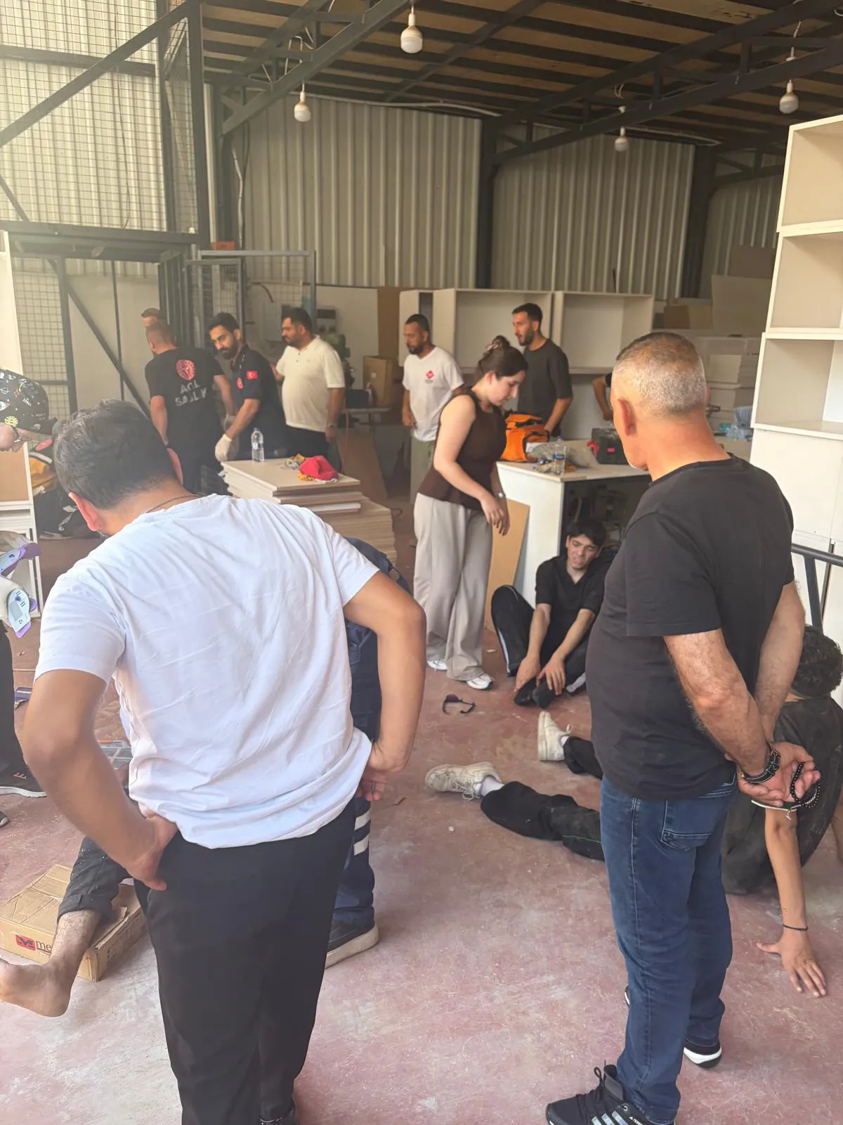 Adapazarı’nda iş kazası Yük asansörü zemine çakıldı