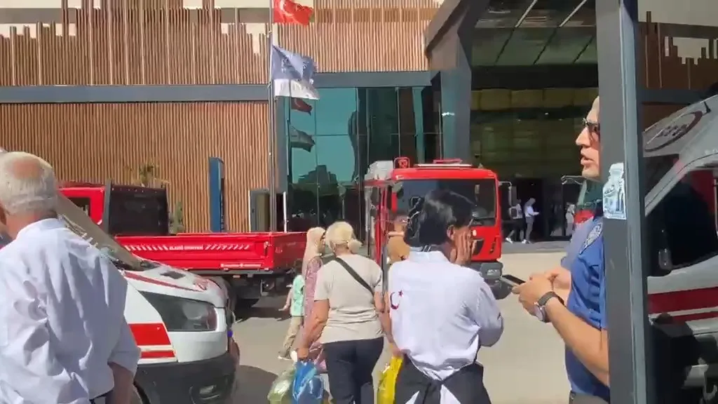 Elazığ’da otel yangını paniği