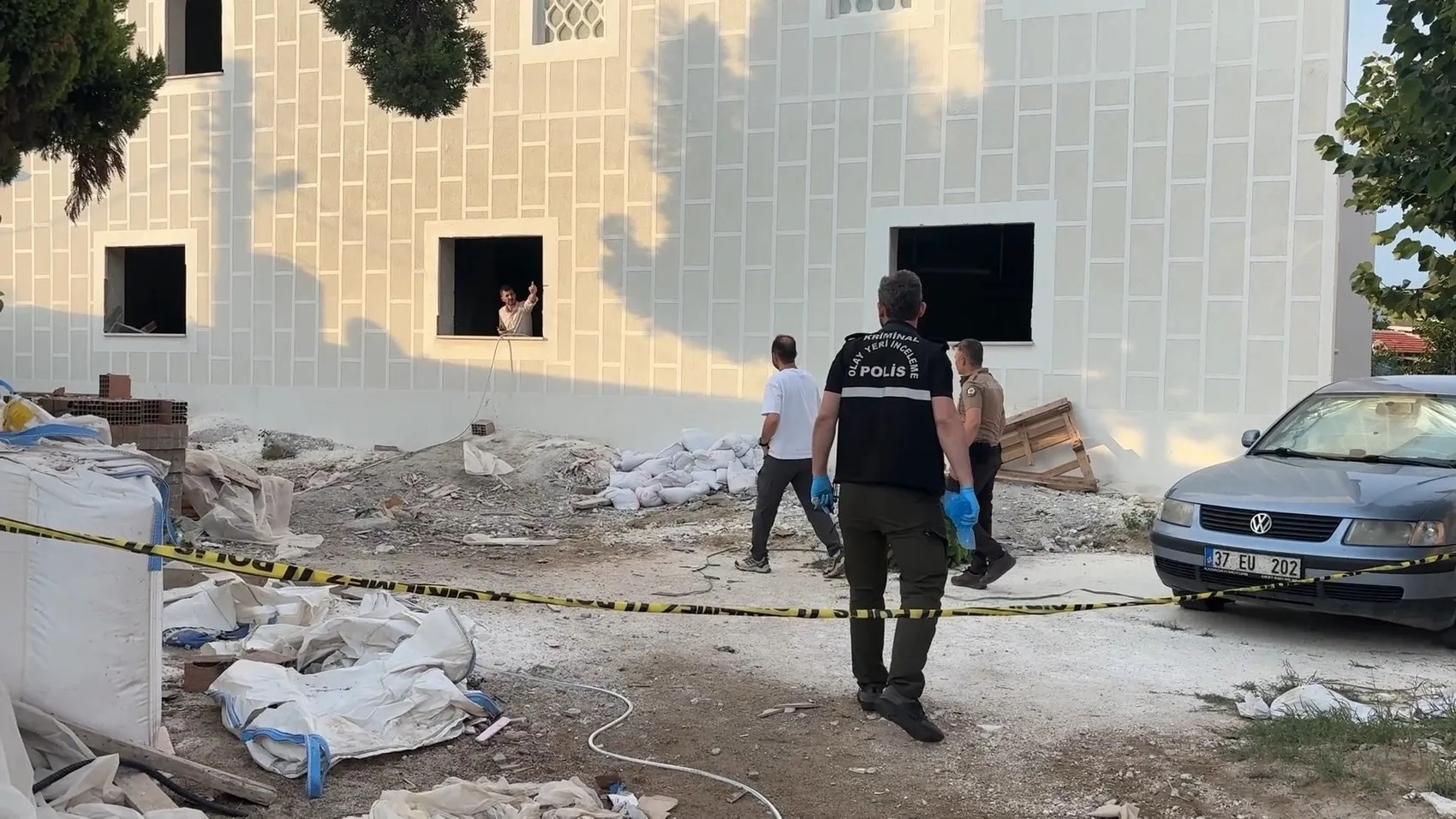 Aydın'da cami inşaatında iskele çöktü 1 işçi yaşamını yitirdi