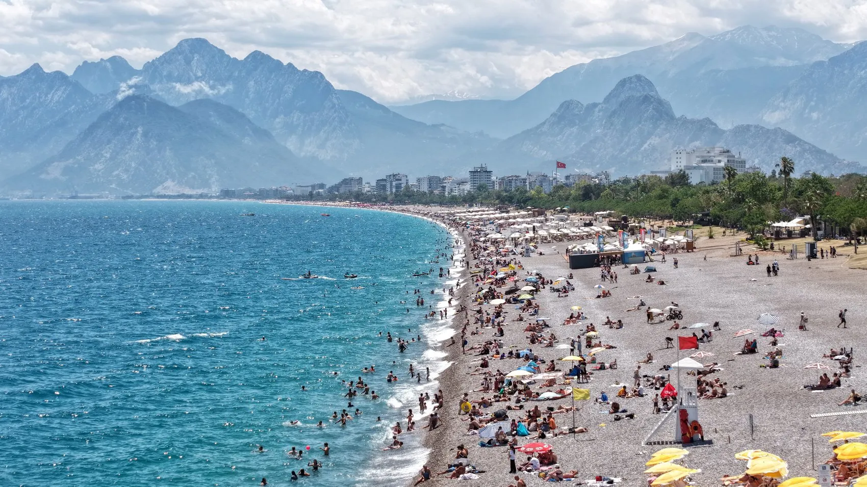 Antalya sahillerinde sigara içmek artık yasak