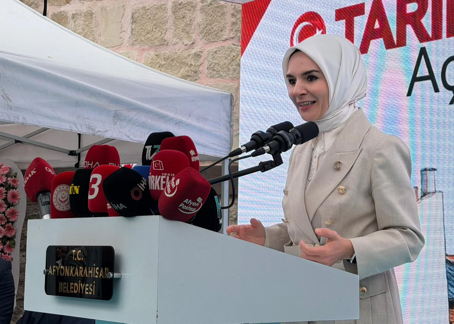 Afyonkarahisarlı kadınlara tarihi handa ücretsiz satış imkanı