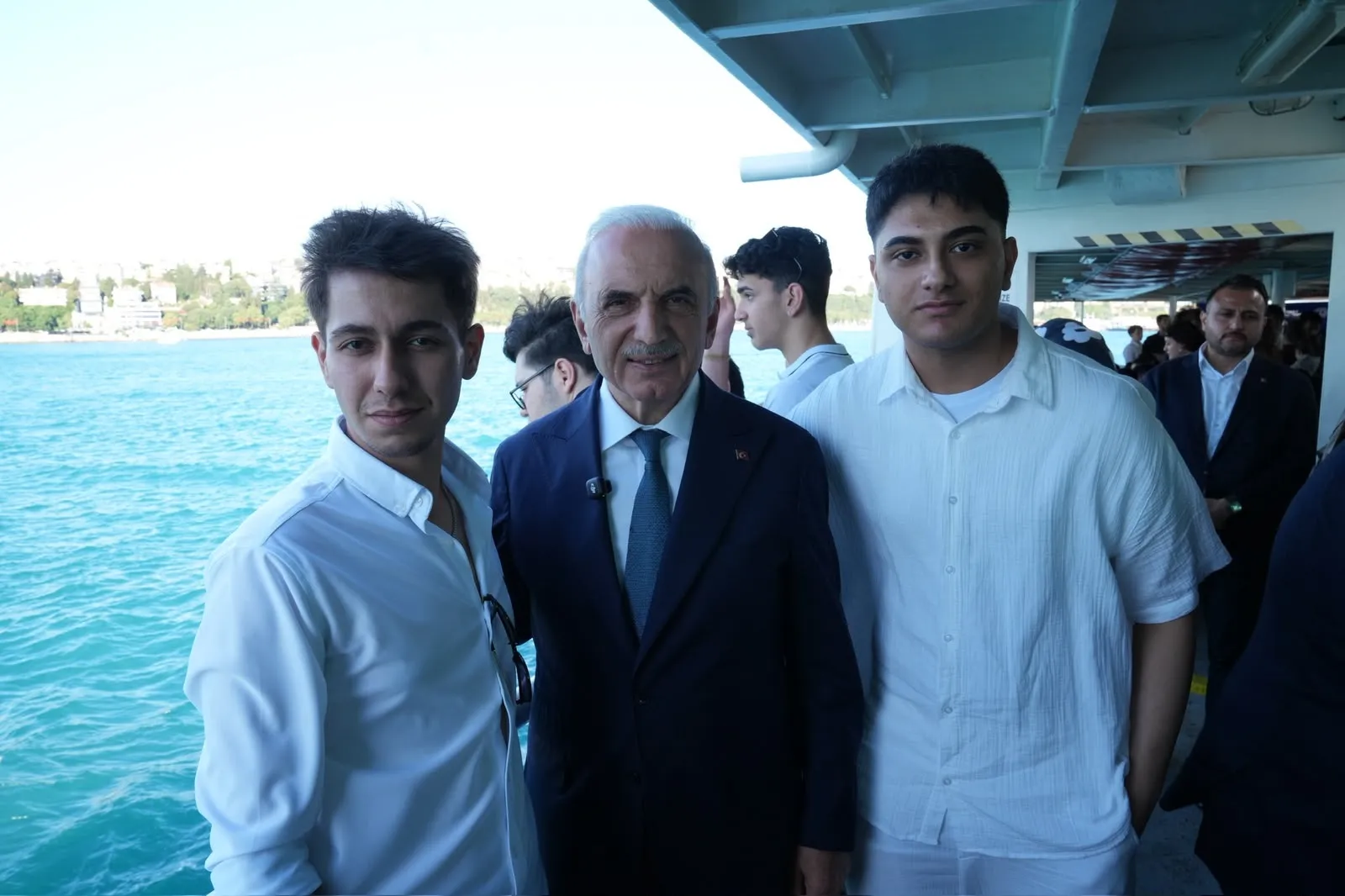 Ümraniyeli öğrencilere sınav öncesi Boğaz’da moral turu