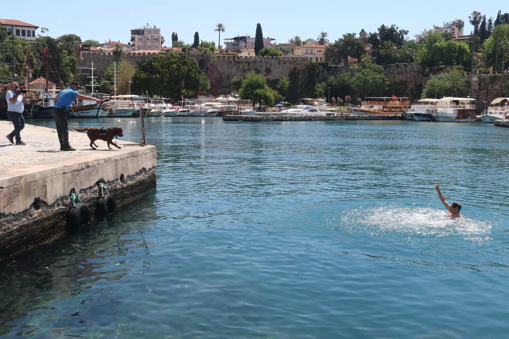 Antalya deniz polisine can dostu destek