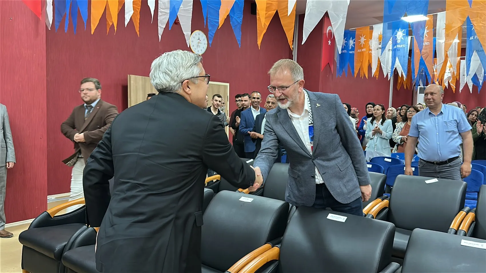 AK Partili Yayman CHP yönetimini Atatürk üzerinden hedef aldı