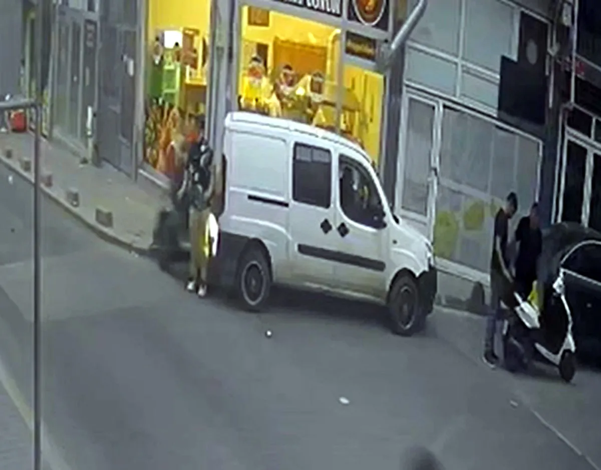 Çorlu'da şov yapayım derken park halindeki araca çarptı