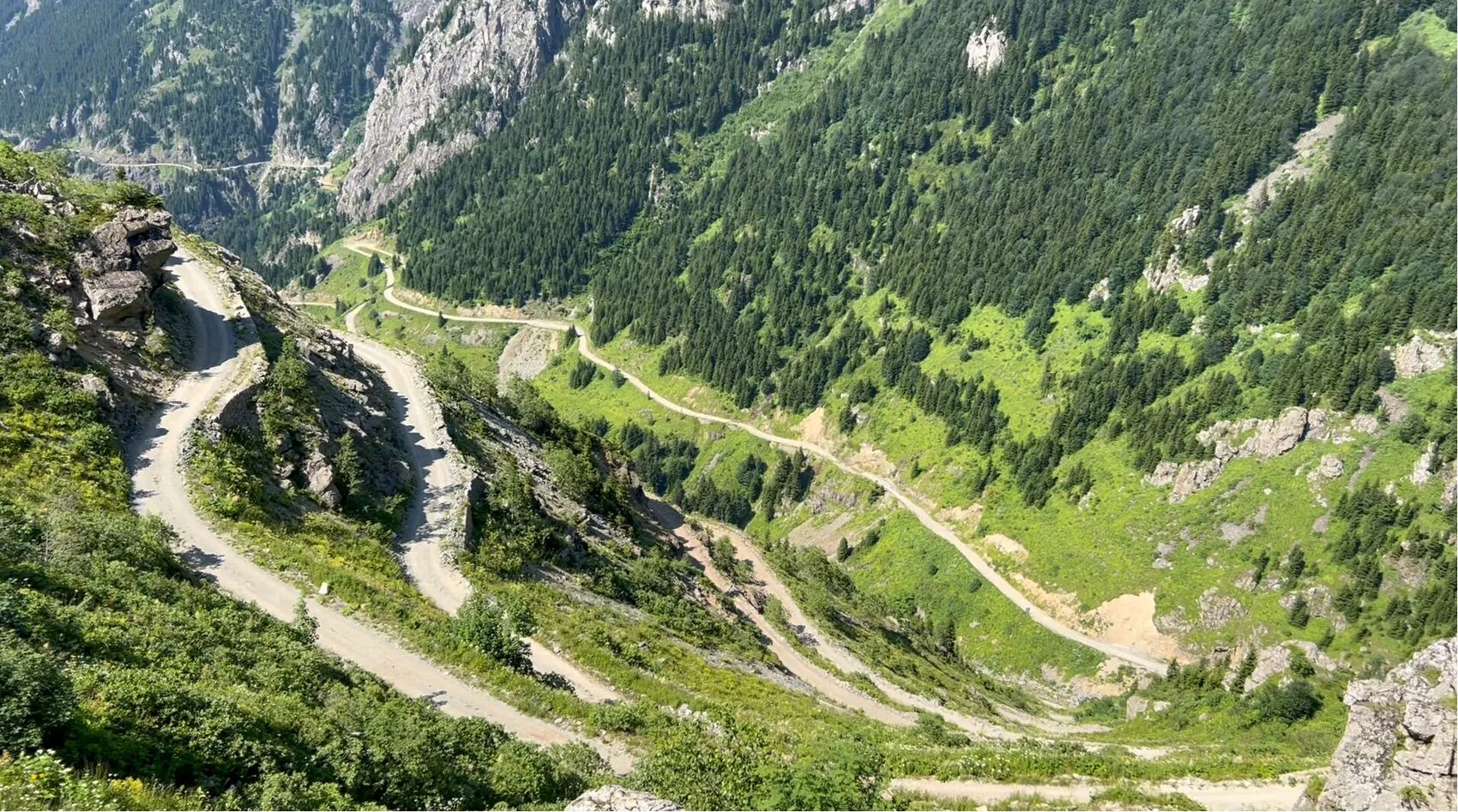 Küçük motoruyla 81 ili karış karış geziyor