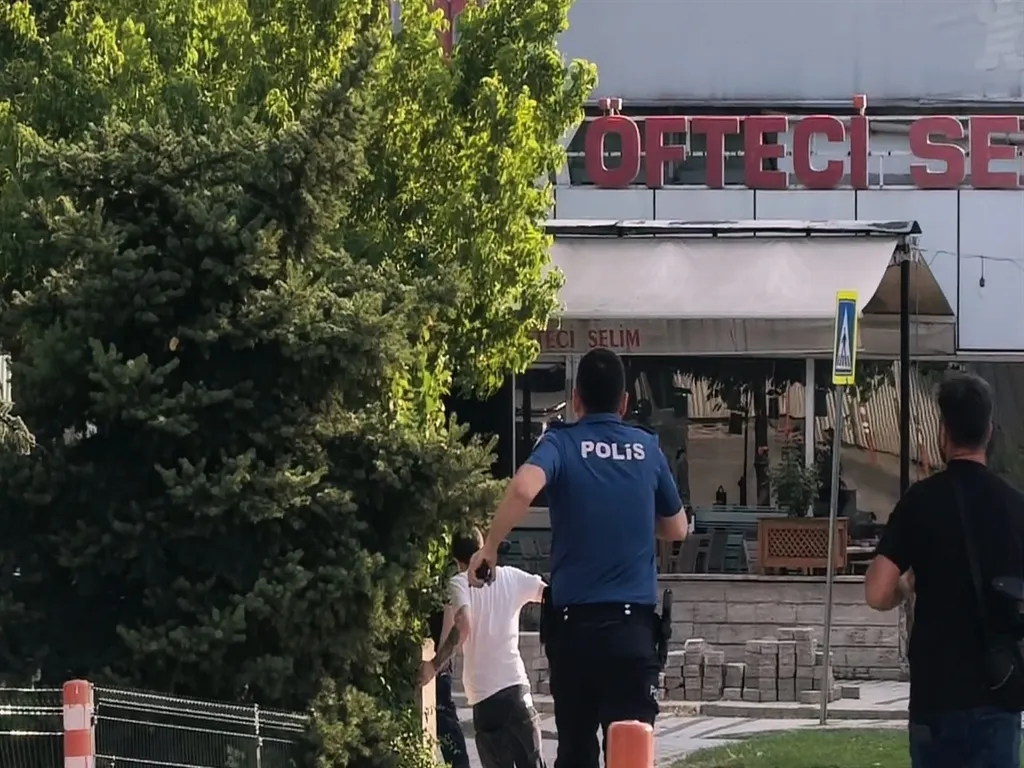 İnegöl'de hastane önünde film gibi kovalamaca