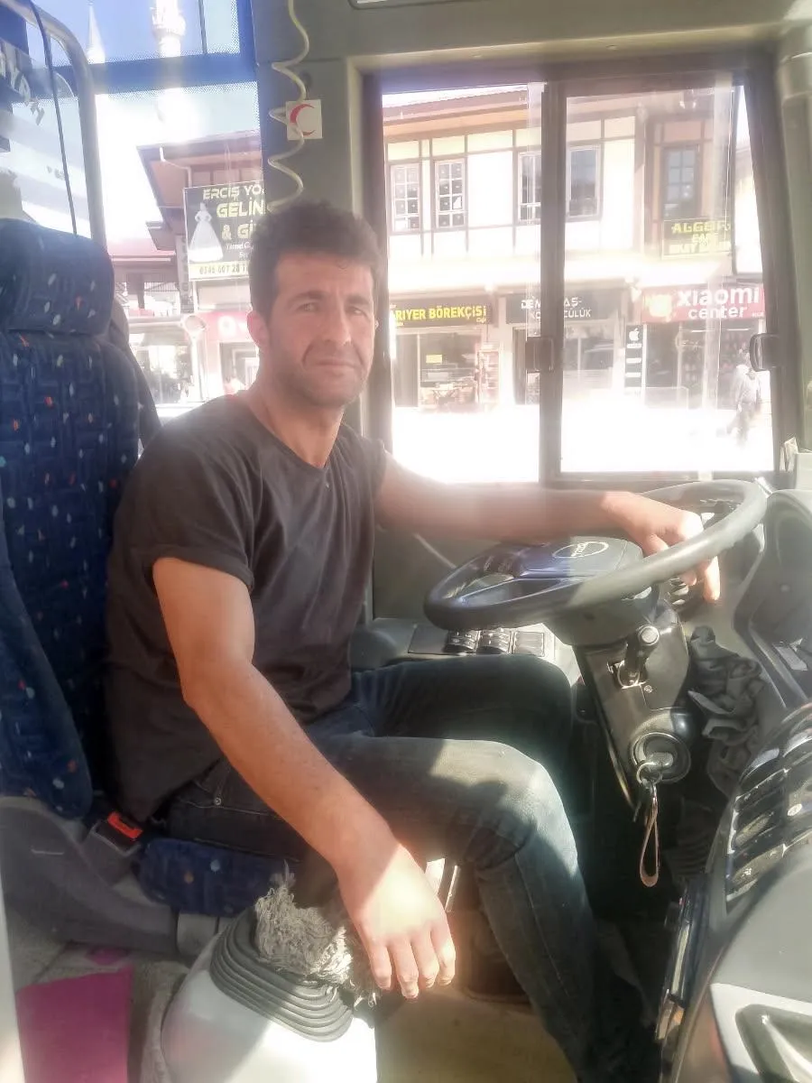 Ercişli şoför rotayı değiştirdi öğrenci sınava son anda yetişti