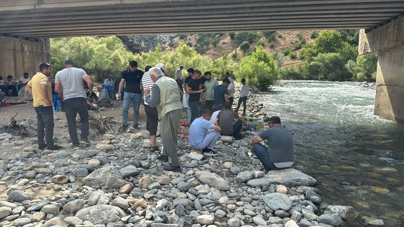 Bingöl'de çayda kaybolan Vedat Karabulut için arama çalışmaları sürüyor