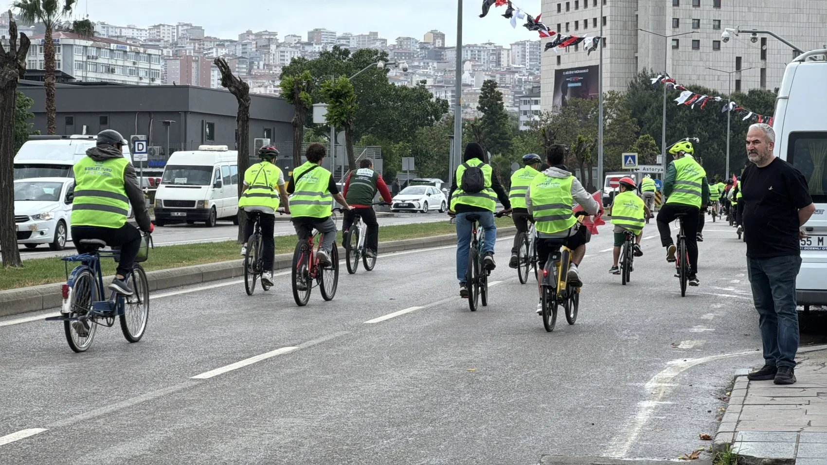 Samsun sokaklarında milli maç coşkusu bisiklet turuyla birleşti