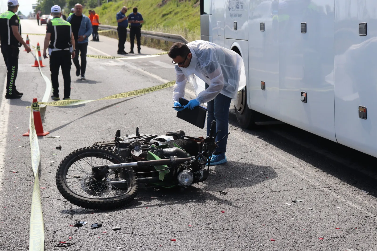 Ordu'da emniyet şeridindeki otobüse çarpan motosiklet sürücüsü hayatını kaybetti