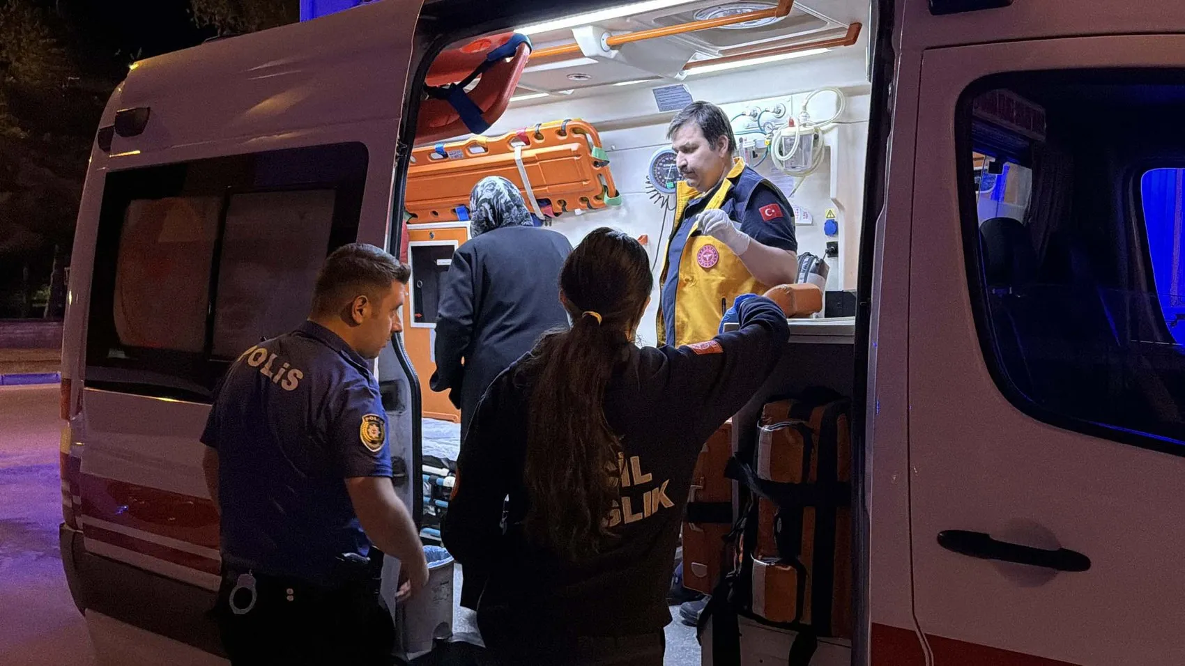 Kütahya’da gece devriyesindeki polis apartman faciasını önledi