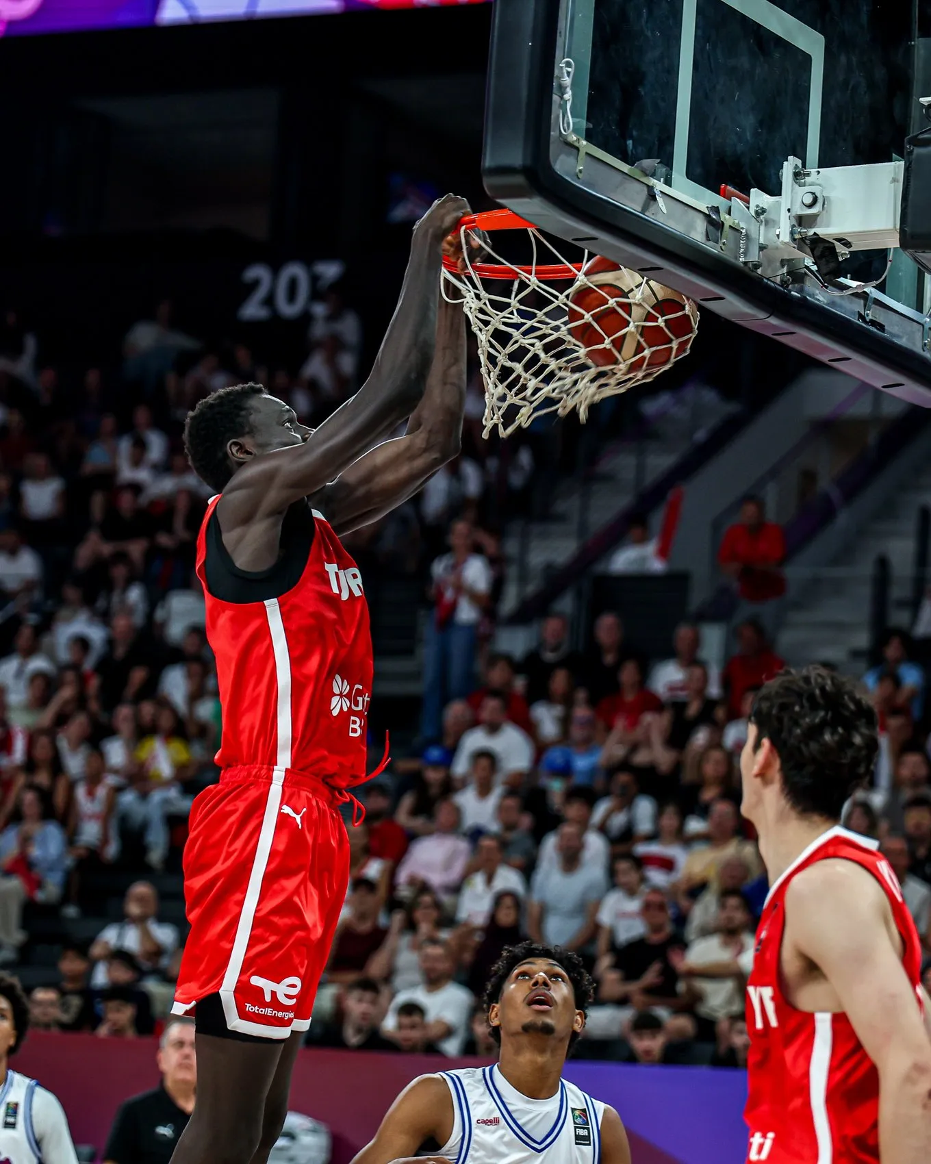 Genç basketbolcularımız Dünya Kupası’nda grubu zirvede bitirdi