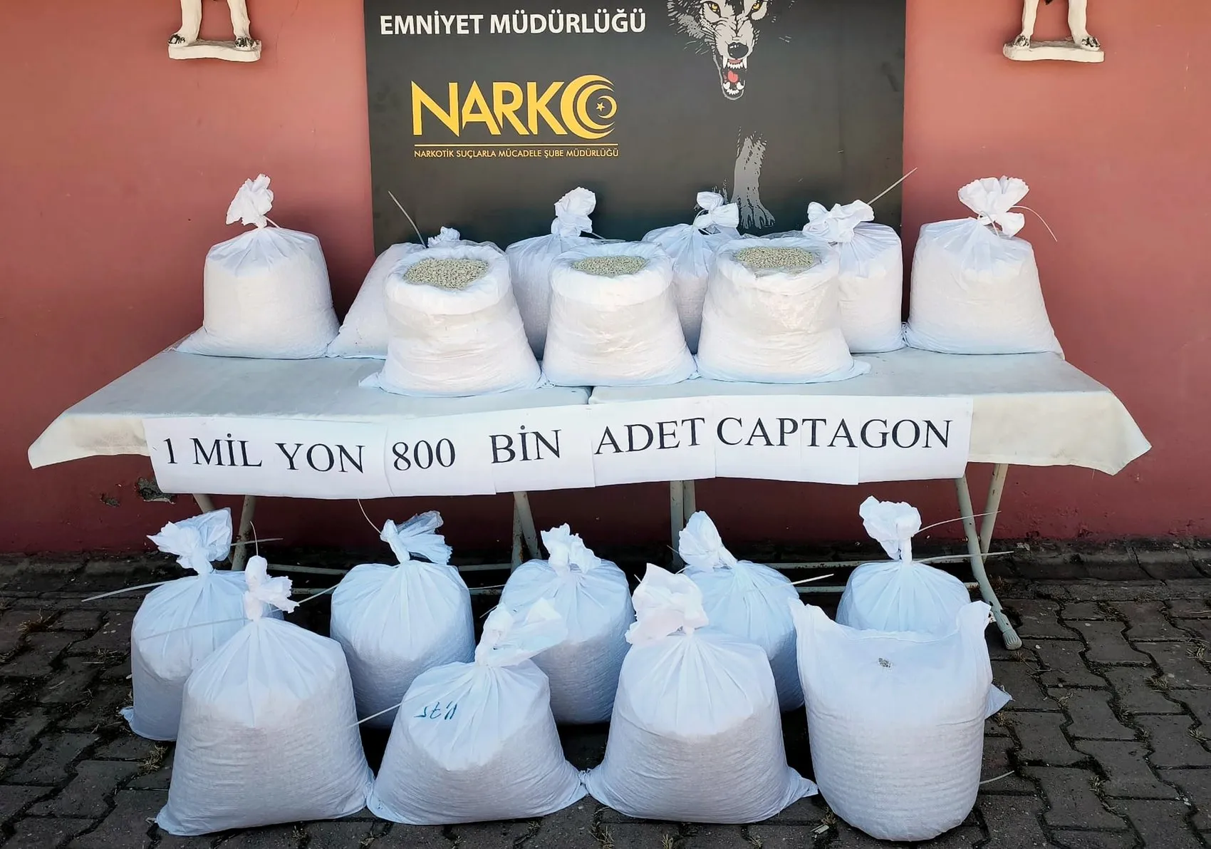 Adana yolunda büyük narkotik operasyonu