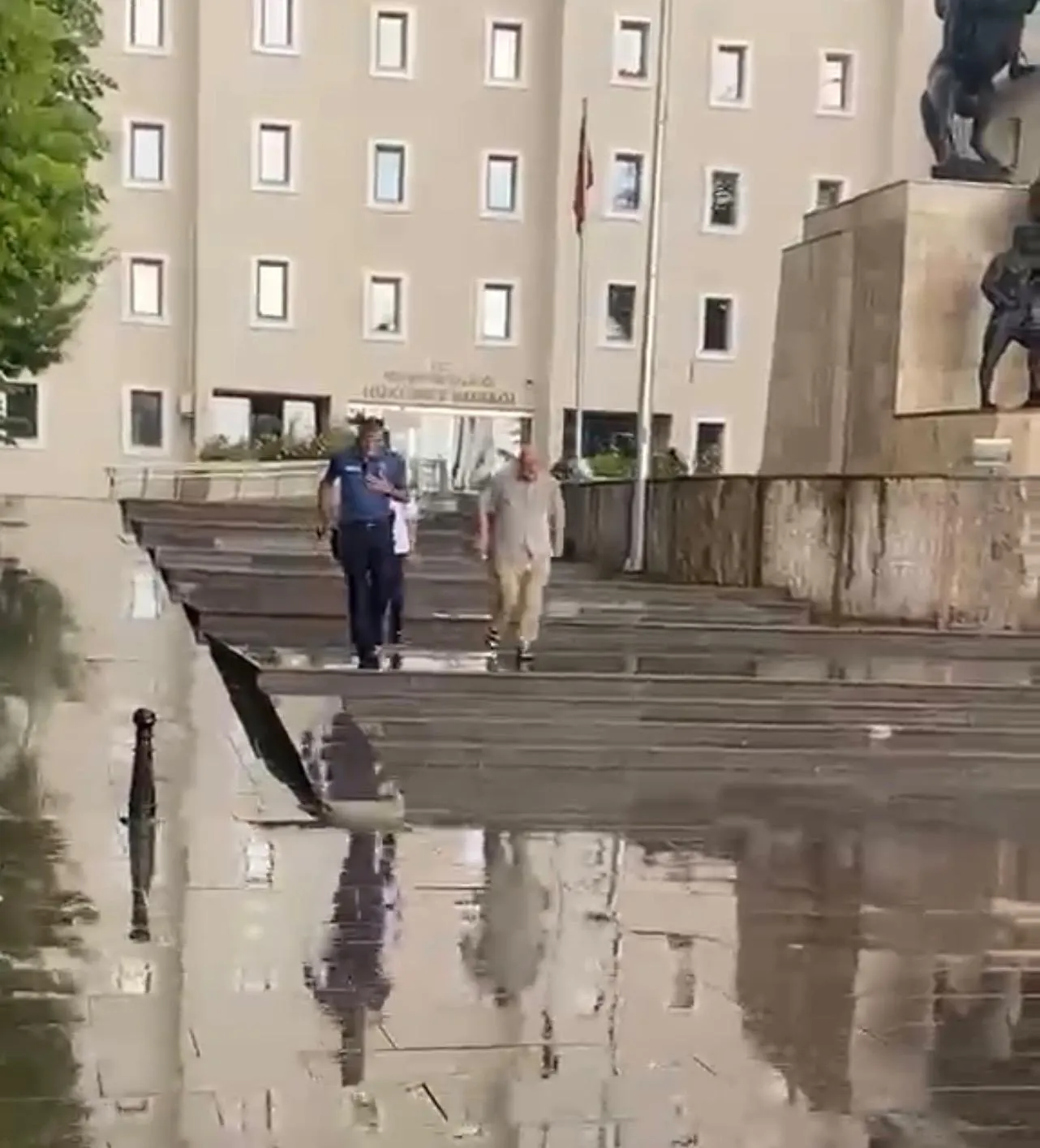 Nevşehir'de LGS telaşı yaşayan öğrenciye polis yetişti
