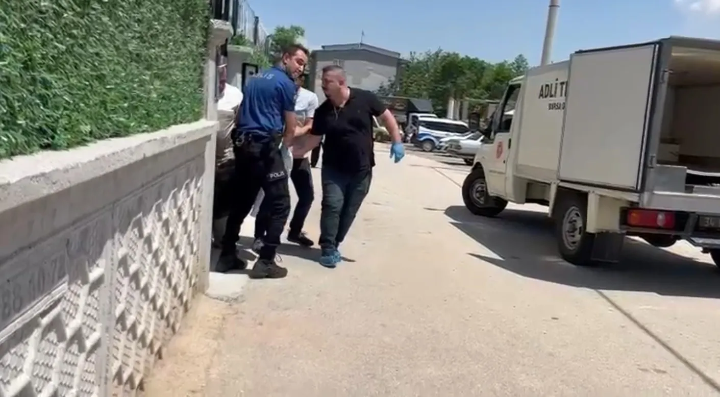 Bursa'da bir kadın 10 yaşındaki çocuğunun yanında öldürüldü