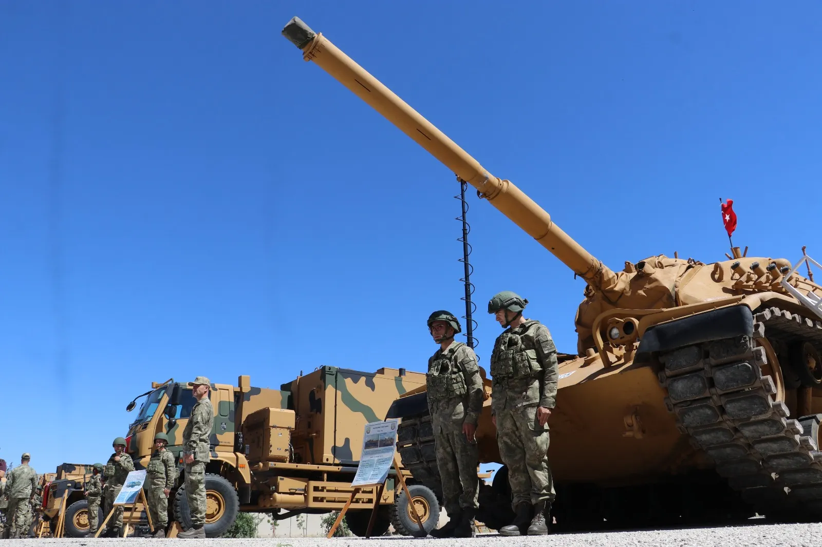 Diyarbakır’da Türk Kara Kuvvetleri için özel tören düzenlendi