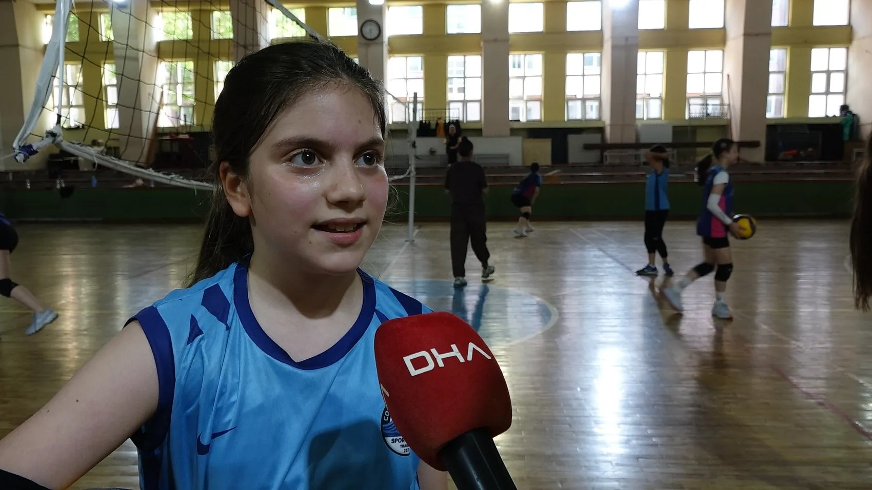 Trabzonlu minik voleybolculardan milli takıma gol sevinçli destek