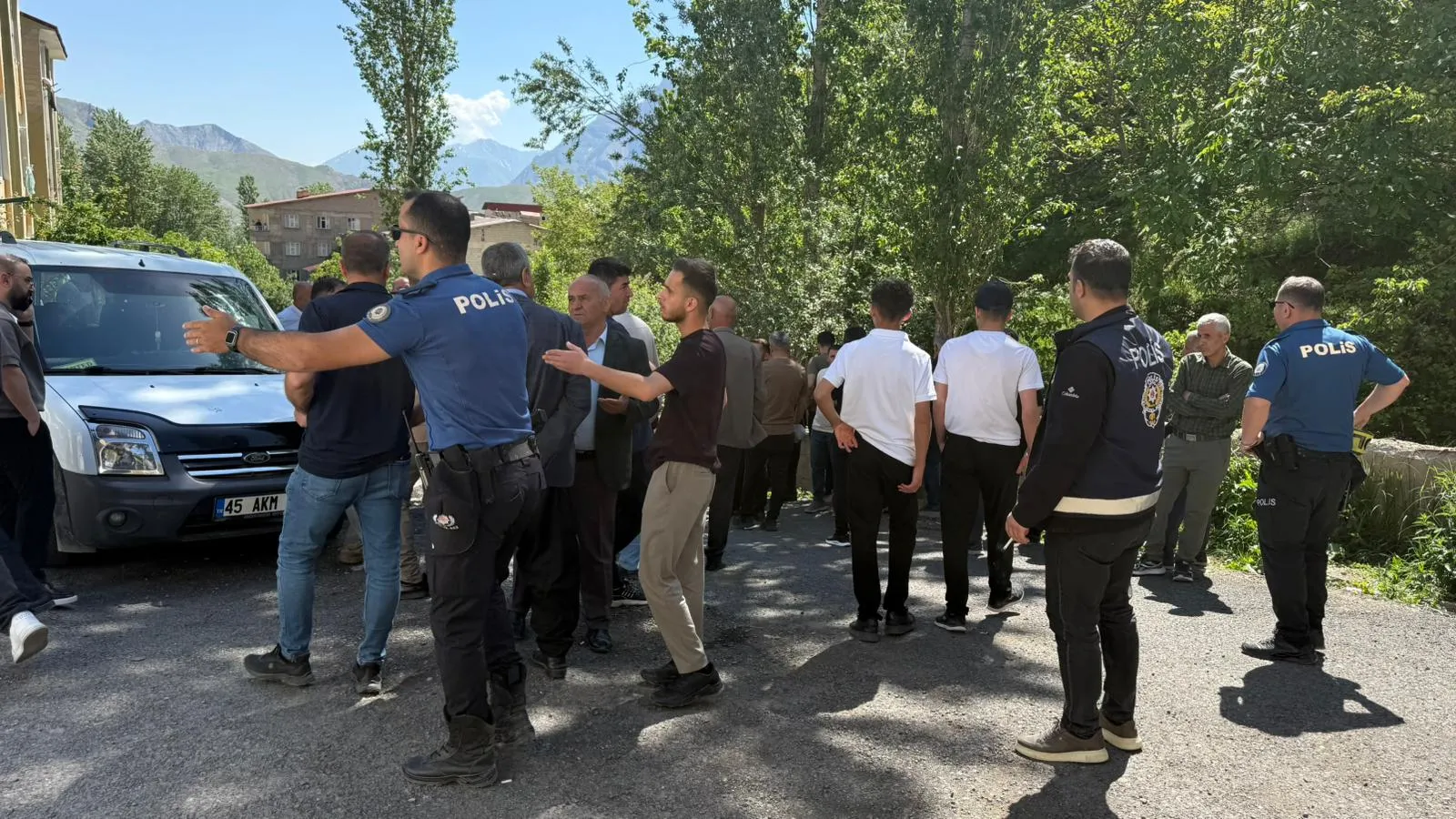 Hakkari’de şüpheli ölüm Bir kadın bodrumda bulundu eşi kayıp