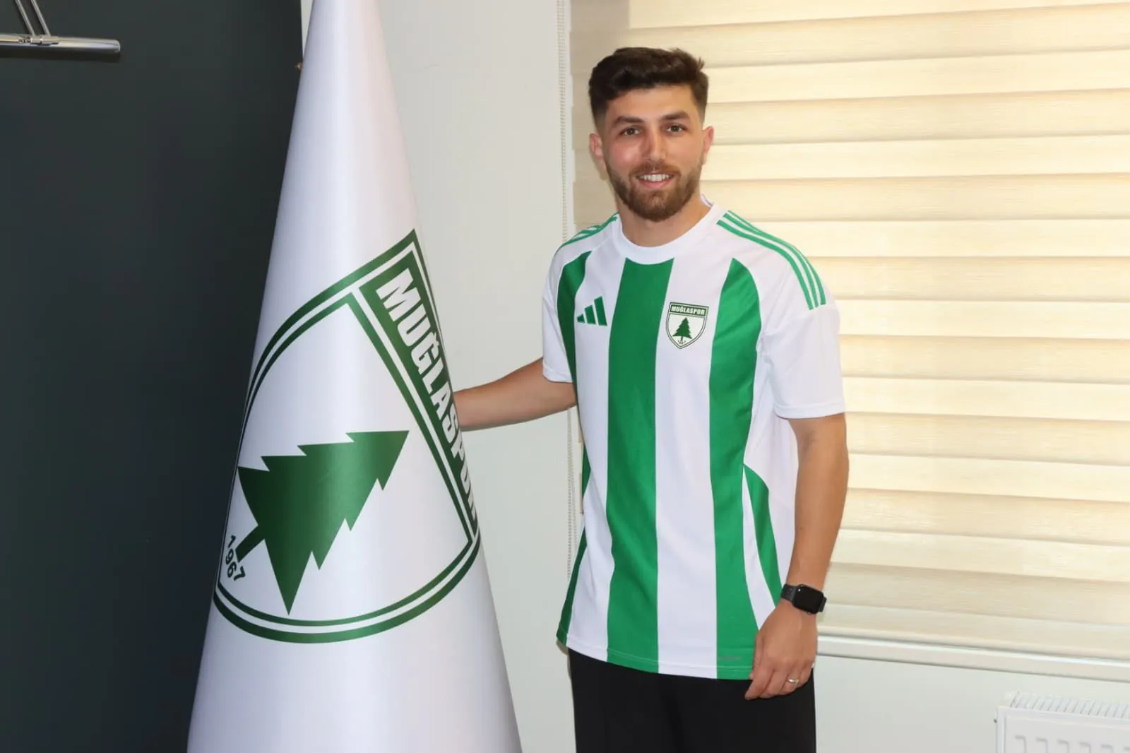 Muğlaspor orta sahayı Selim Dilli ile güçlendirdi