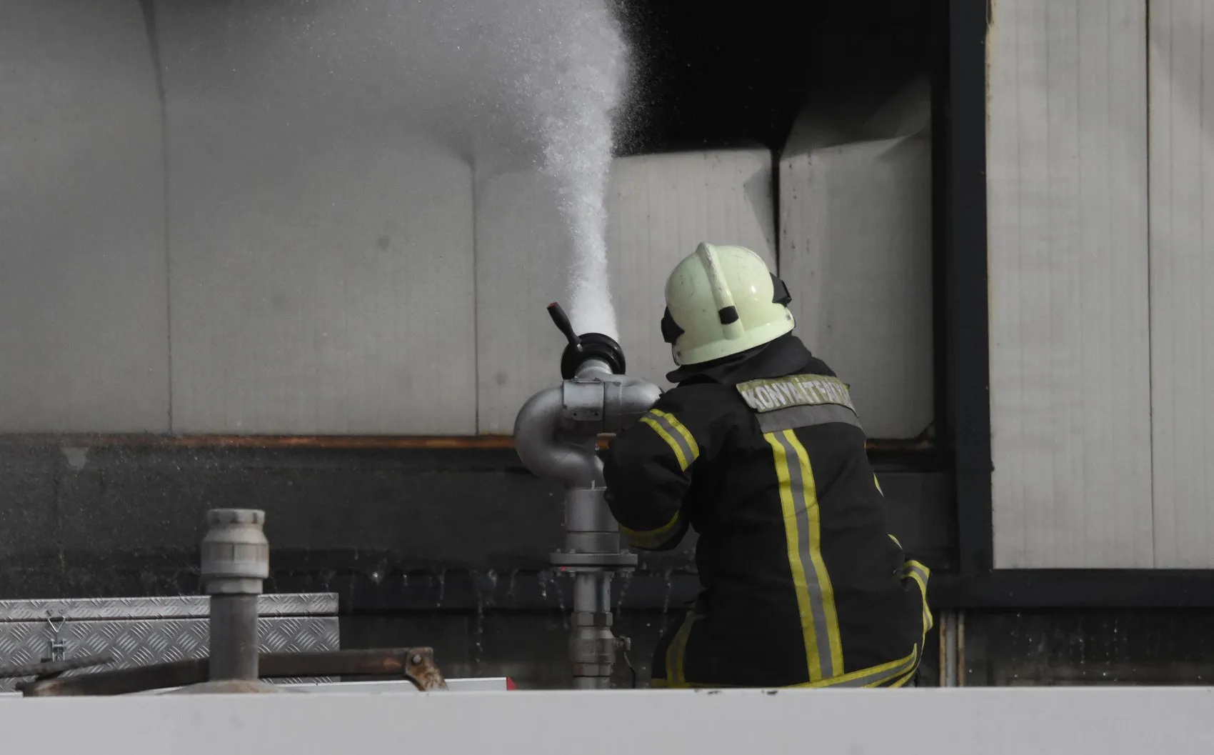 Konya’da yatak fabrikası alevlere teslim oldu