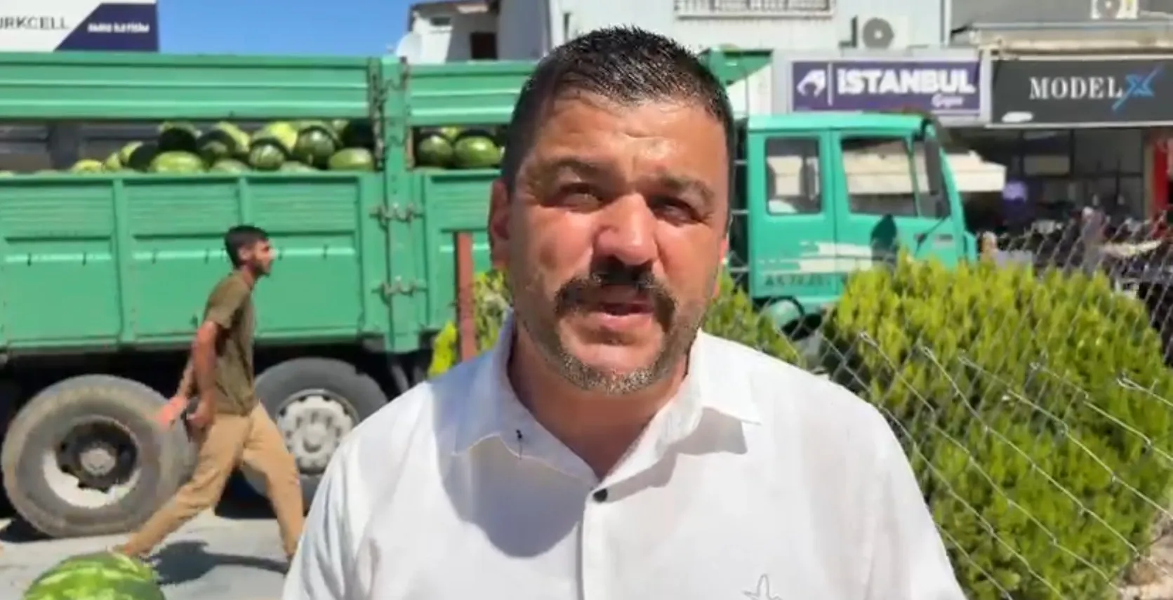 Osmaniyeli çiftçiden Uygar için 20 tonluk karpuz desteği