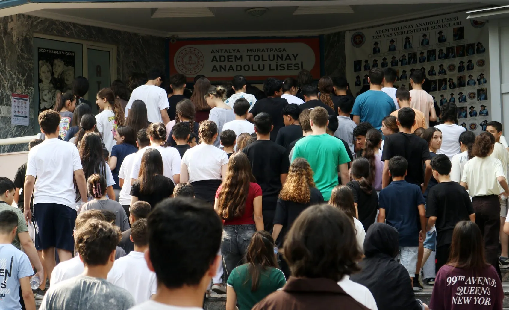 LGS heyecanı Antalya sokaklarına taştı