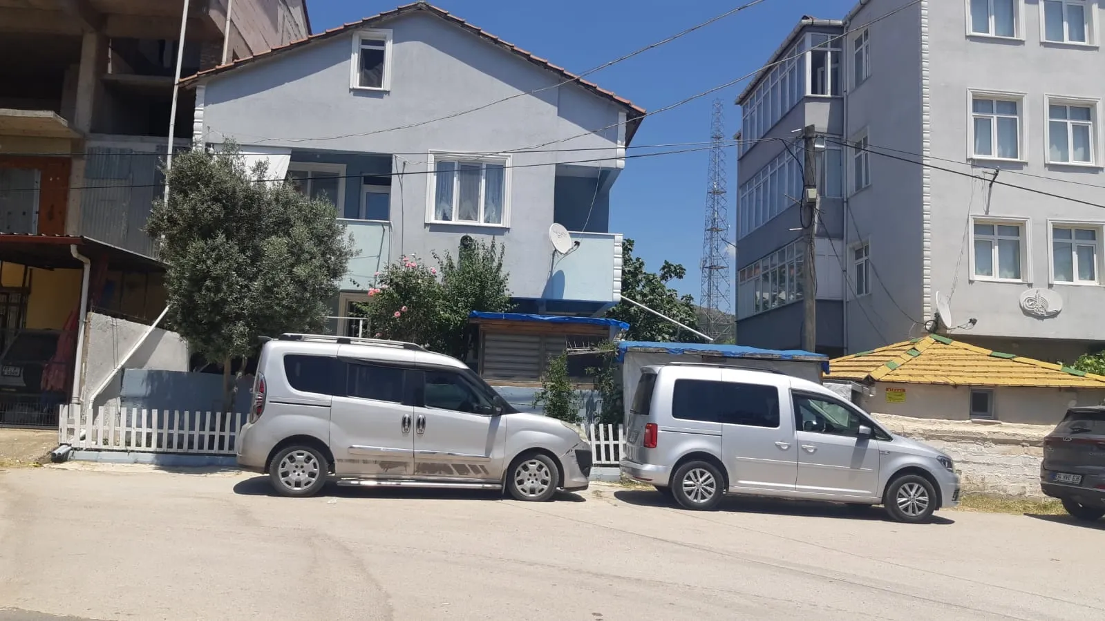 Kocaeli'de kahreden olay Baba yaşamına son verdi, SMA hastası oğlu hastaneye kaldırıldı