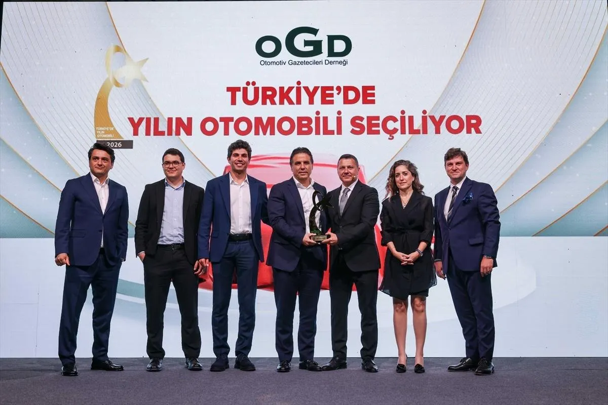 Türkiye’de yılın otomobili açıklandı: Kazanan Clio oldu