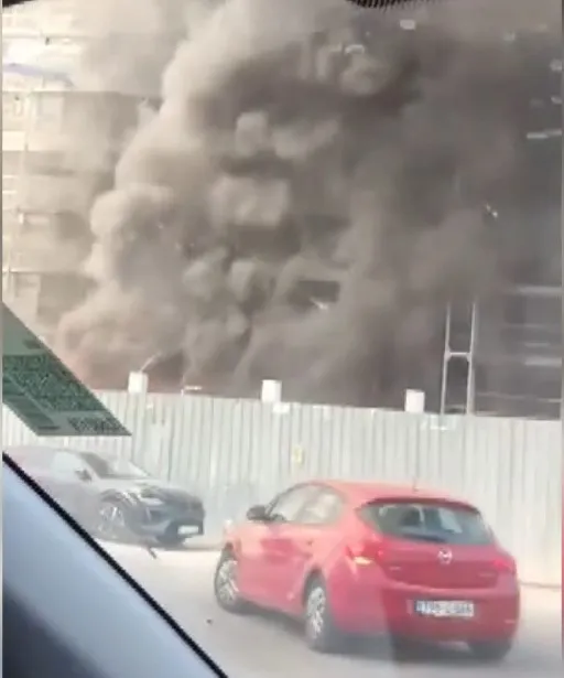 Maltepe'de yükselen siyah dumanlar herkesi korkuttu