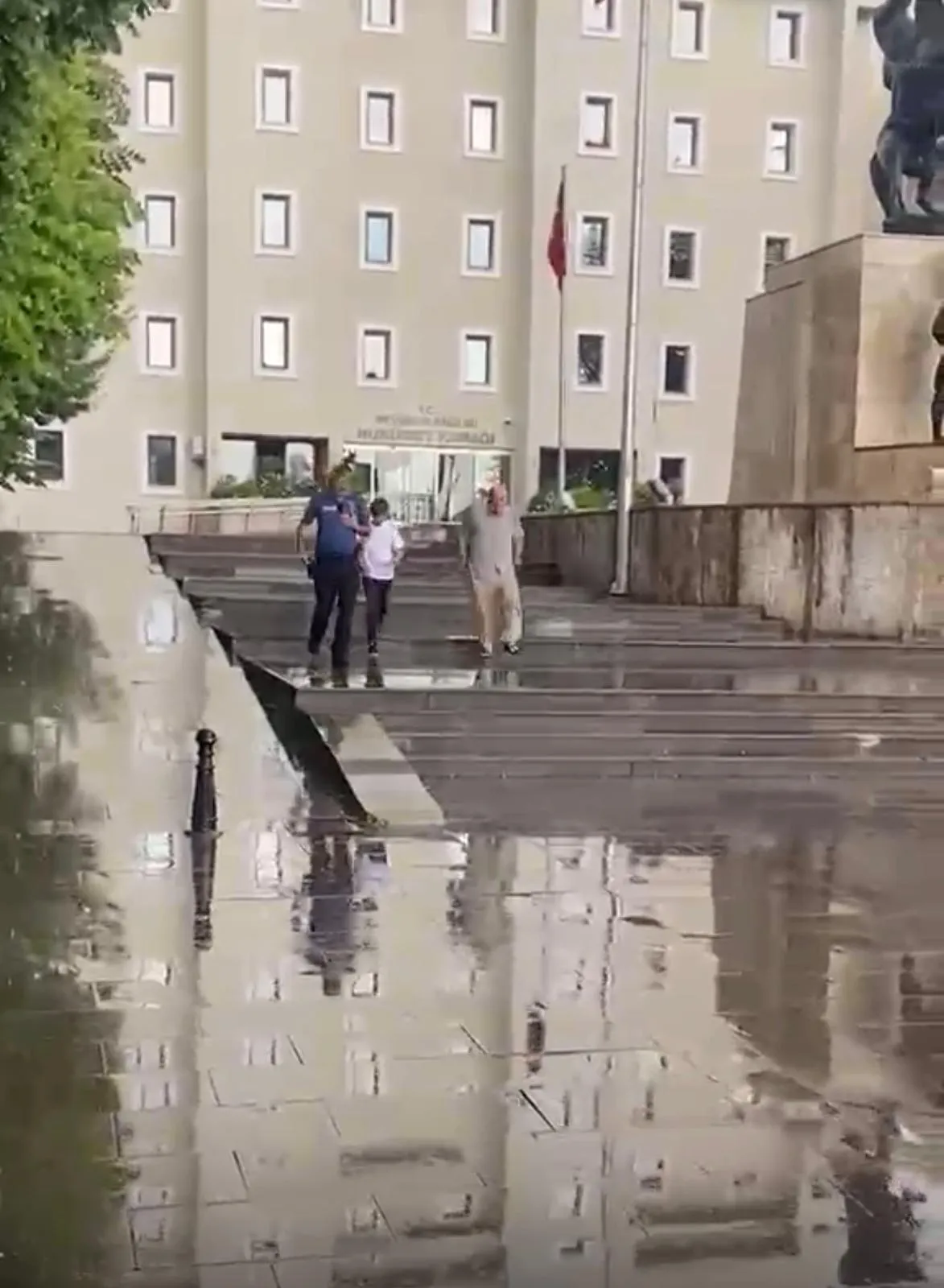 Nevşehir'de LGS telaşı yaşayan öğrenciye polis yetişti