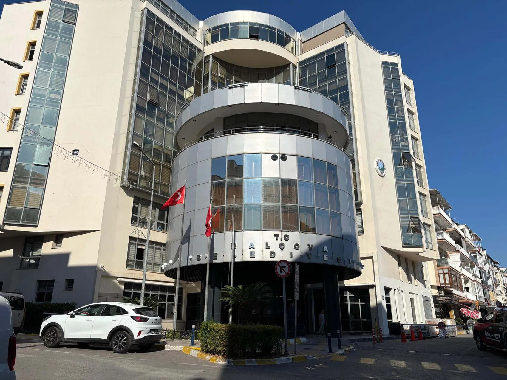 Balçova Belediye Başkanı Onur Yiğit için adliye süreci başladı