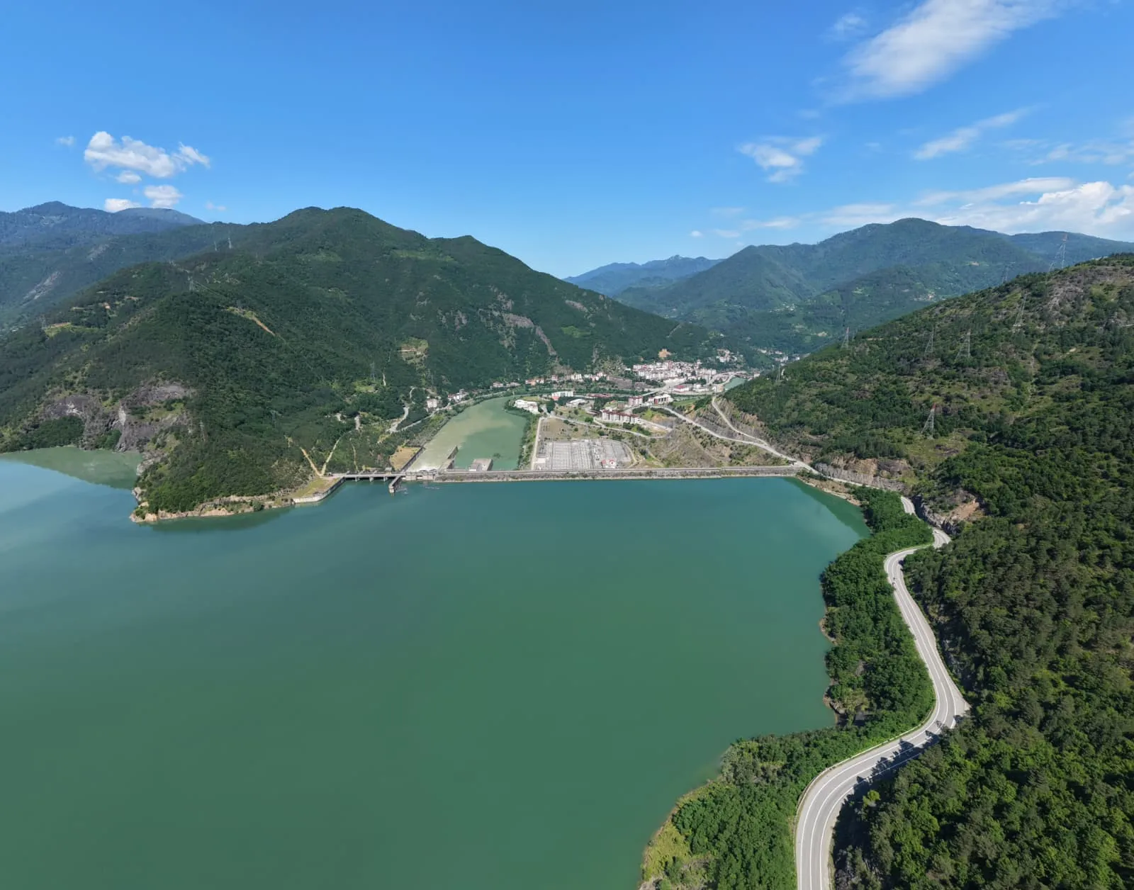 Artvin’de barajlar doldu taştı Su tahliyesi başladı