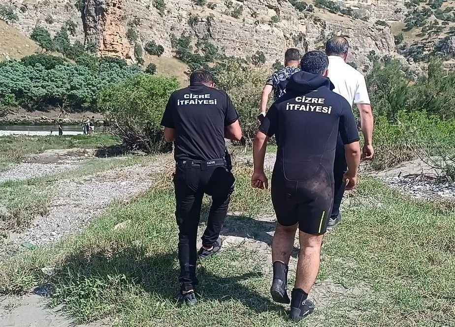 Dicle Nehri'ne giren genç akıntıya kapılarak hayatını kaybetti