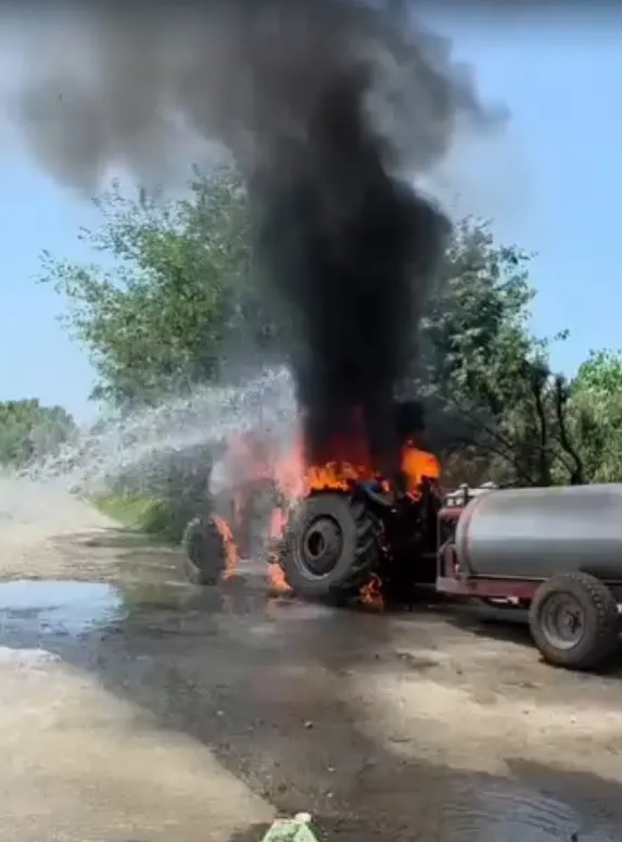 Hatay'da alev alan traktör şiddetli bir patlamayla küle döndü