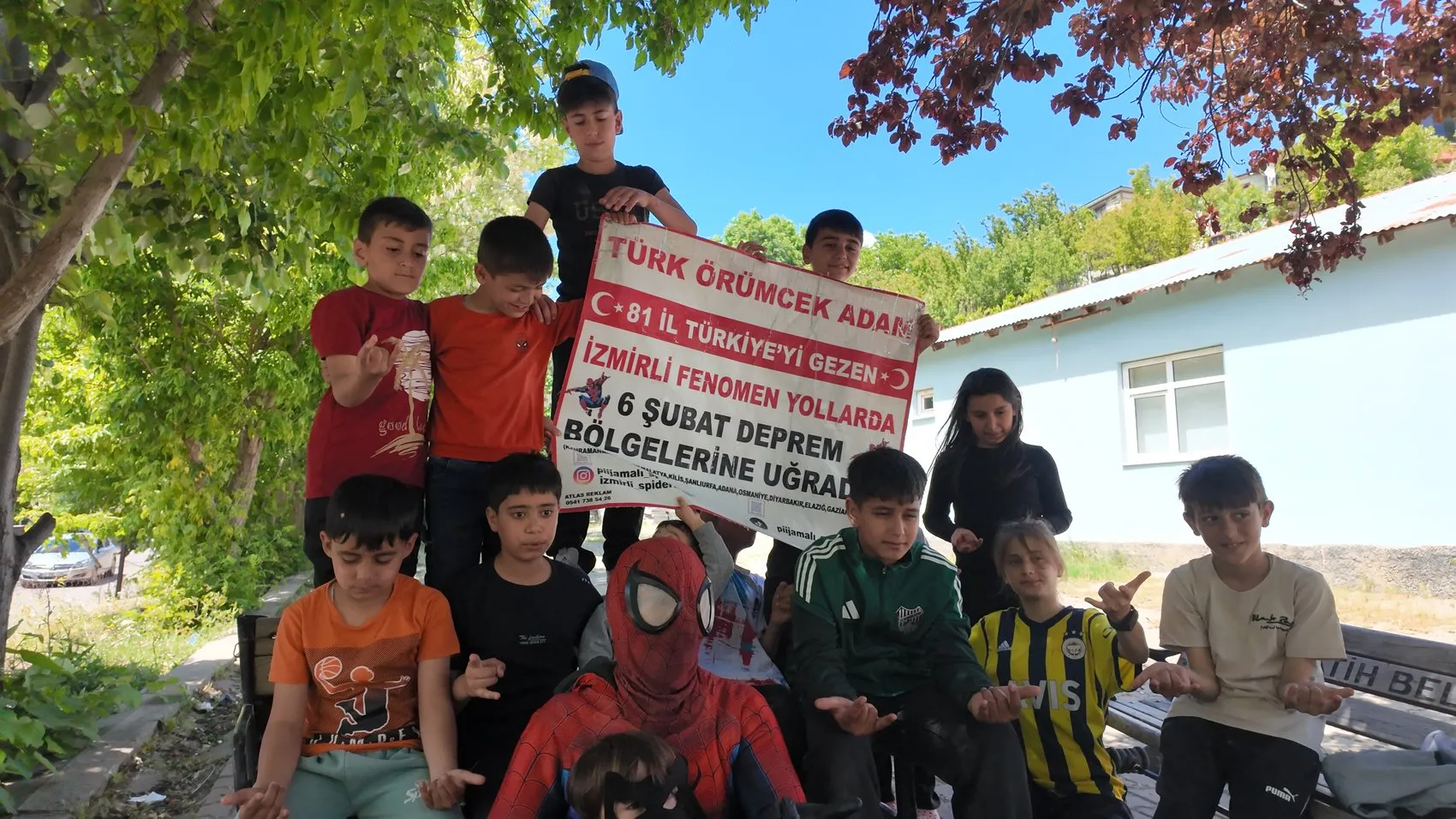 Bingöl’ün köyünde Örümcek Adam sürprizi