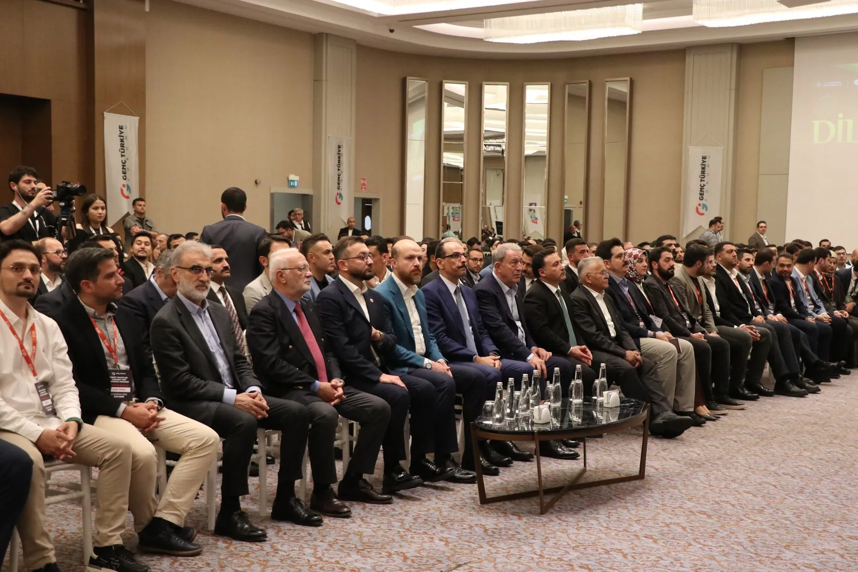 Gençler Kayseri'de güvenlik ve terörsüz Türkiye için toplandı