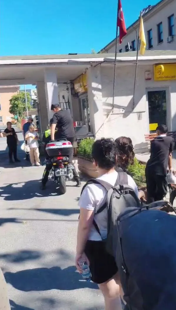 Sınav sabahı kimliğini unutan öğrenciyi zabıta kurtardı