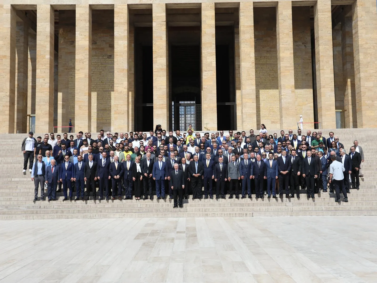 Aziz Yıldırım seçim çalışmaları için Ankara turuna çıktı