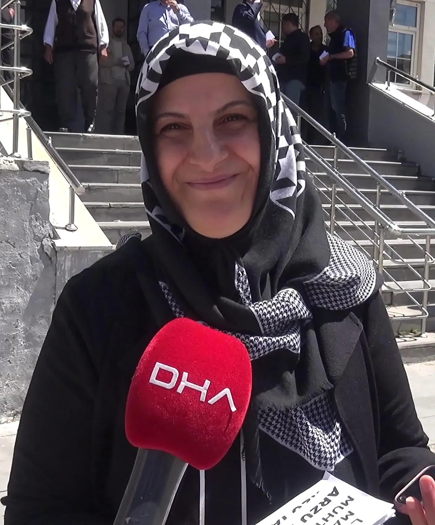 Erzurum'da muhtarlık seçimi için binlerce kişi sandık başında