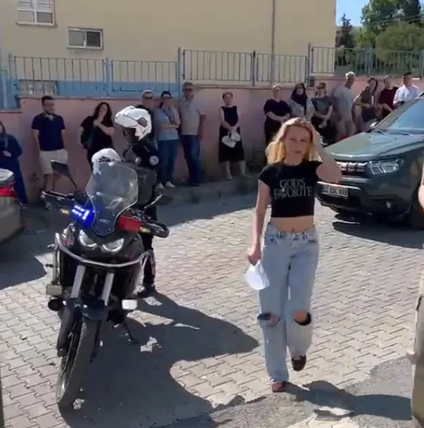 YKS günü polisten öğrencilere hayat kurtaran hızır servisi