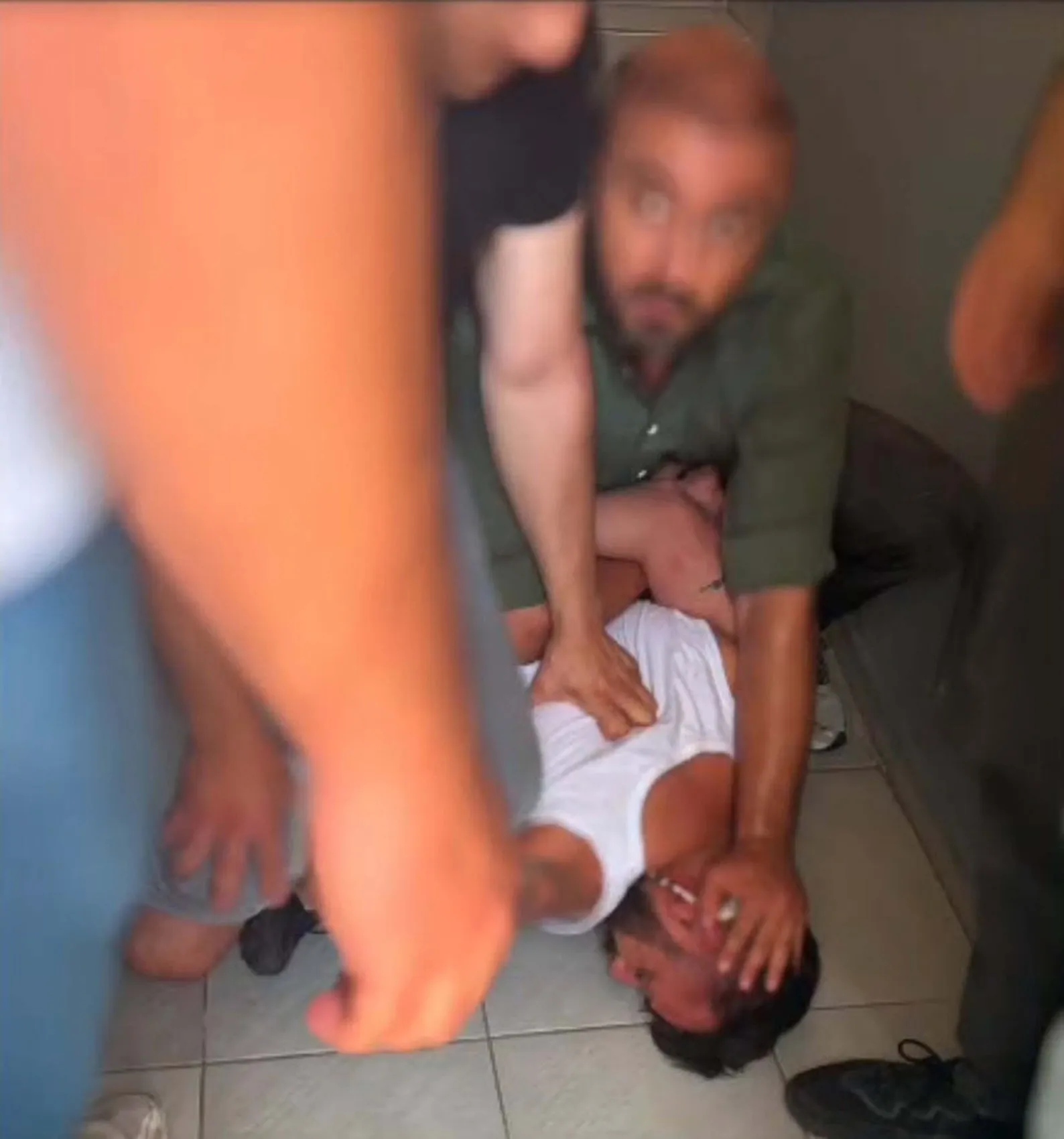 İzmir Konak’ta uyuşturucu operasyonu İki firari yakalandı