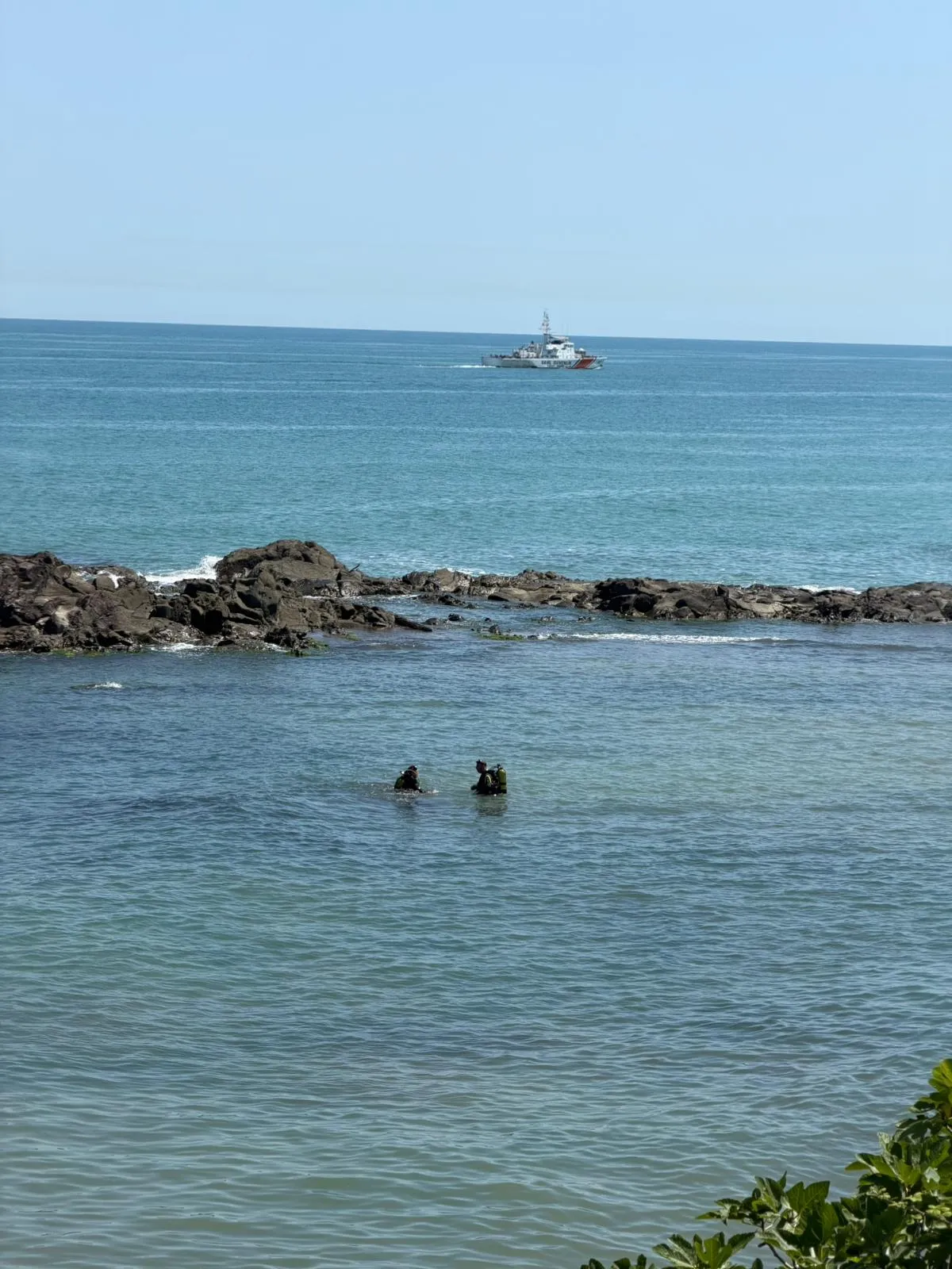 Ordu'da denize giren aileyi Alman turist kurtardı