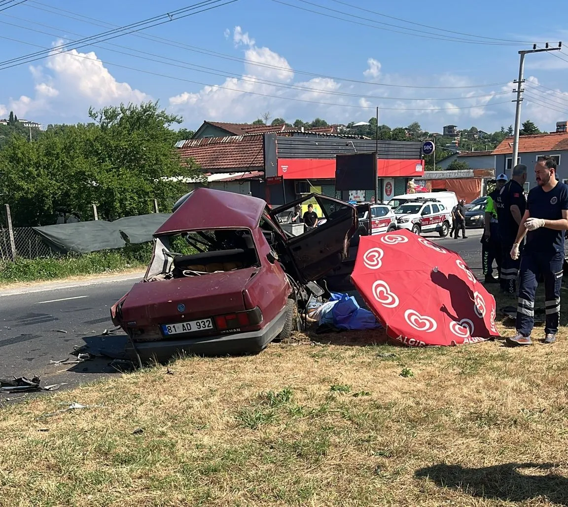 Düzce yolunda feci kaza Milletvekili Öztürk yaralandı