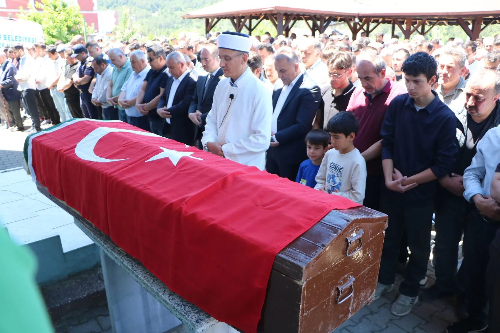 Mengen'deki maden göçüğünde hayatını kaybeden işçi defnedildi