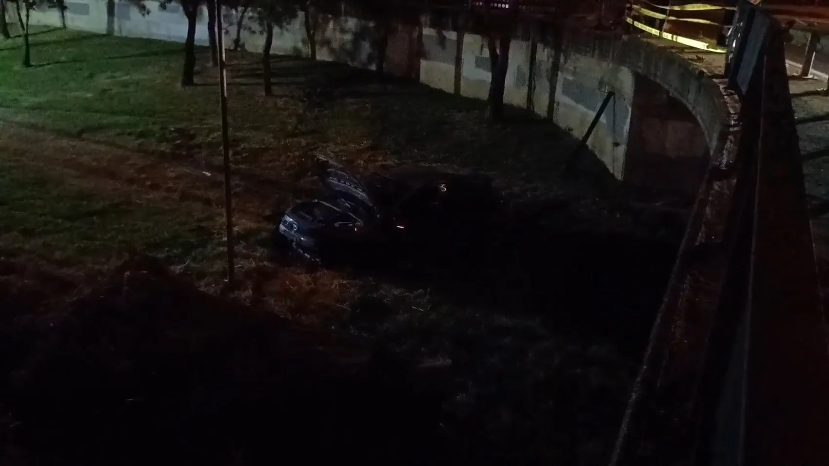 Navigasyon hatası sürücüyü dereye uçurdu
